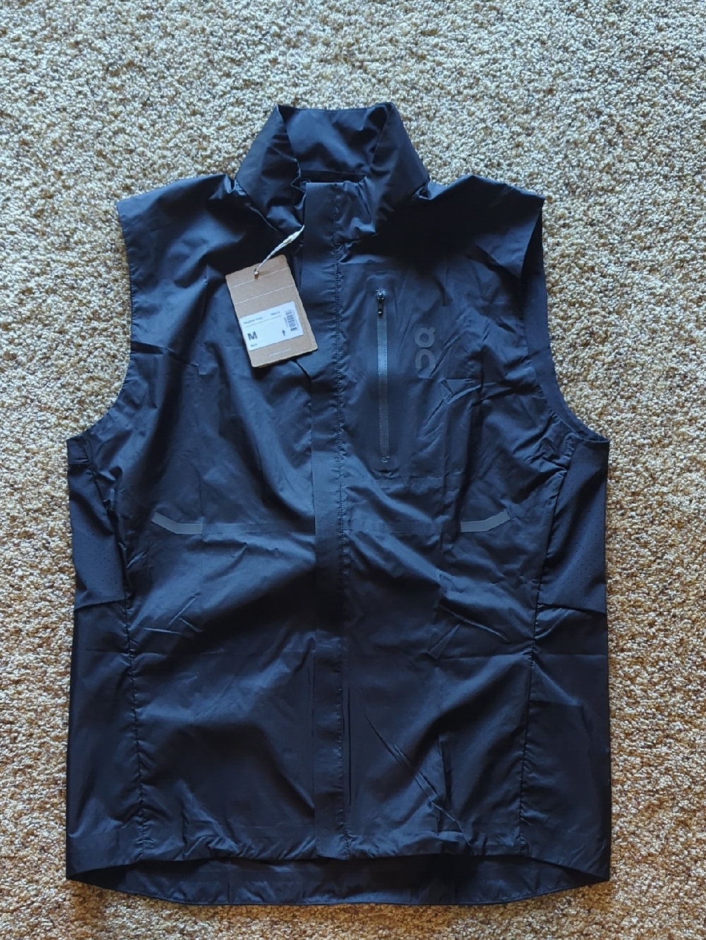 On Running Black Men's Weather-Resistant Running Vest
